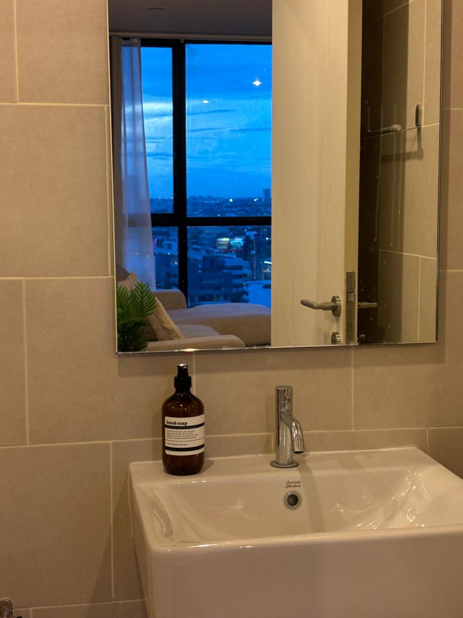 Entire Apartment Near Bts 2 Bedrooms With View Ban Song Hong Extérieur photo